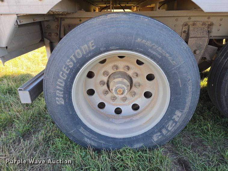 image for item DY1346 2015 Wilson PSDCL-402 livestock trailer