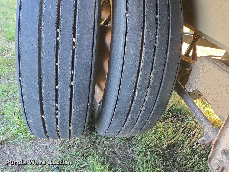 image for item DY1346 2015 Wilson PSDCL-402 livestock trailer