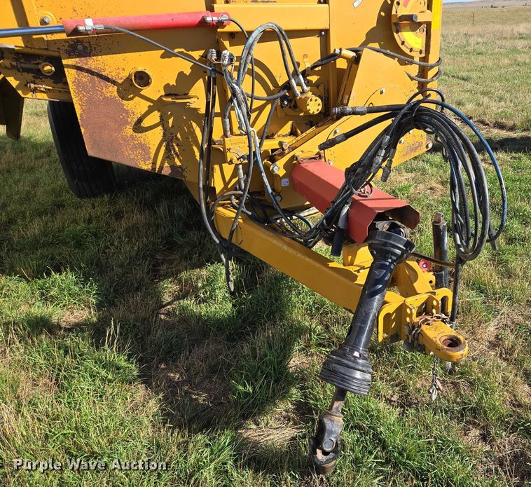 image for item DY1347 Haybuster 2660 bale processor