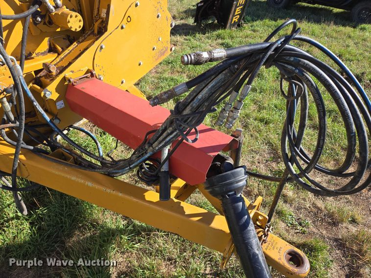 image for item DY1347 Haybuster 2660 bale processor