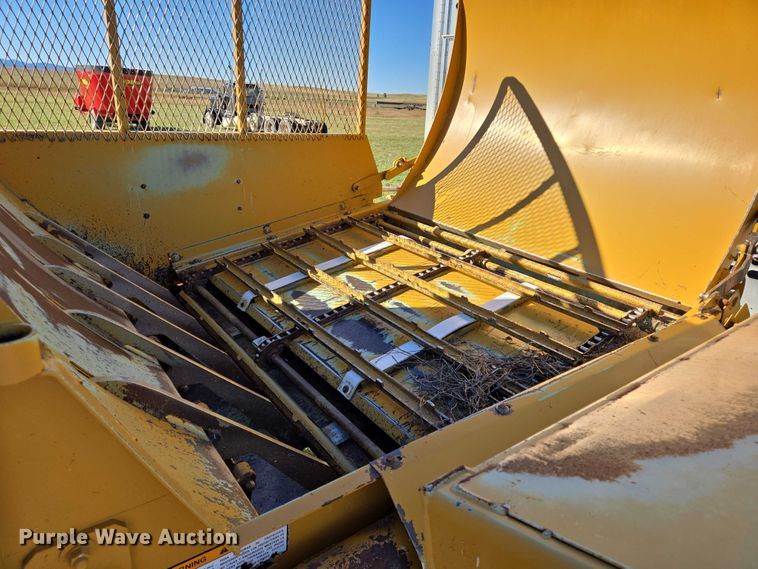 image for item DY1347 Haybuster 2660 bale processor