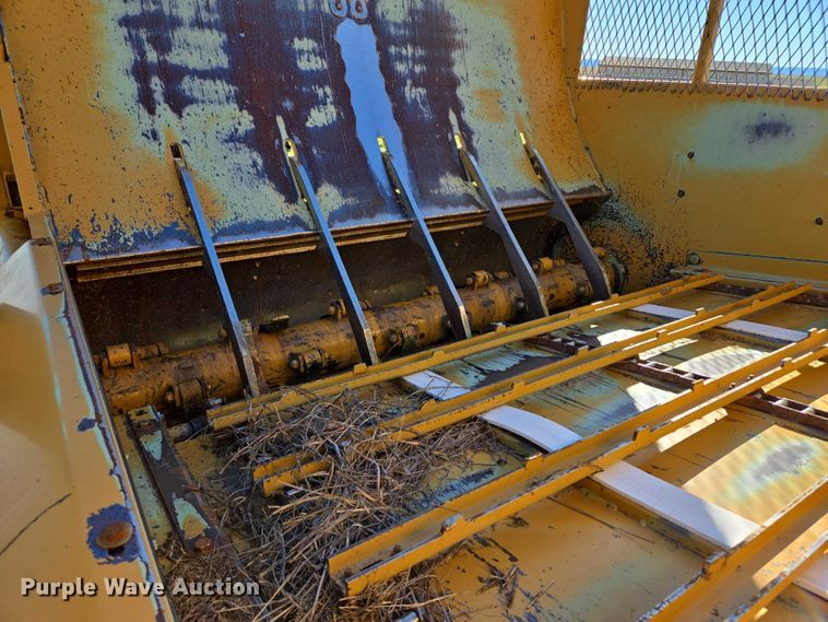 image for item DY1347 Haybuster 2660 bale processor