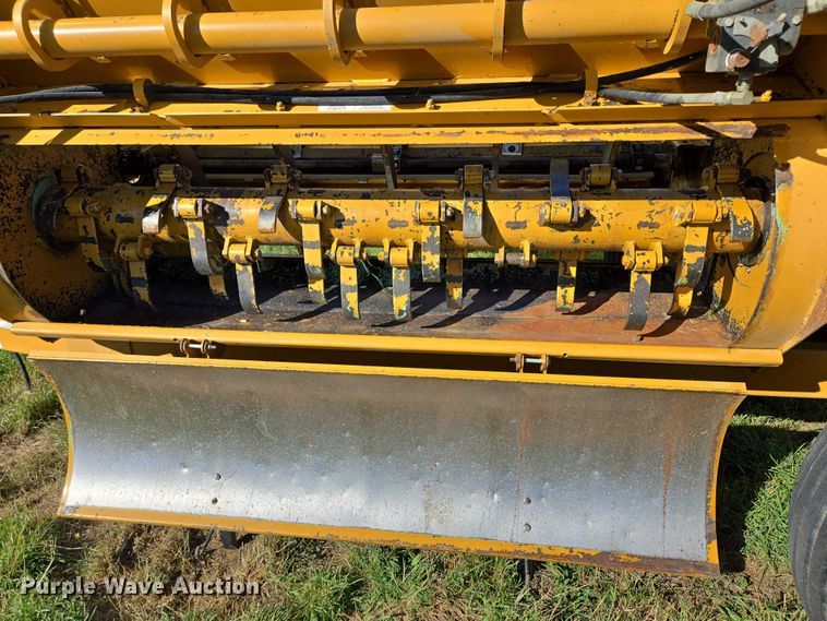 image for item DY1347 Haybuster 2660 bale processor