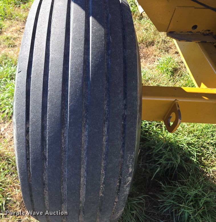 image for item DY1347 Haybuster 2660 bale processor