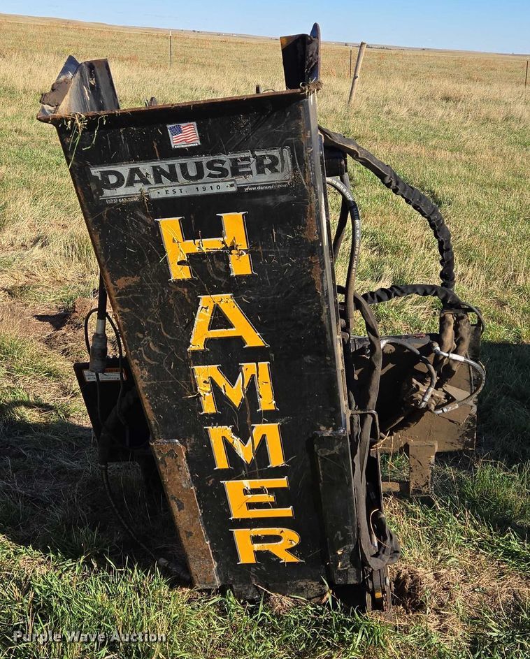 image for item DY1348 Danuser Hammer SM40 skid steer post driver