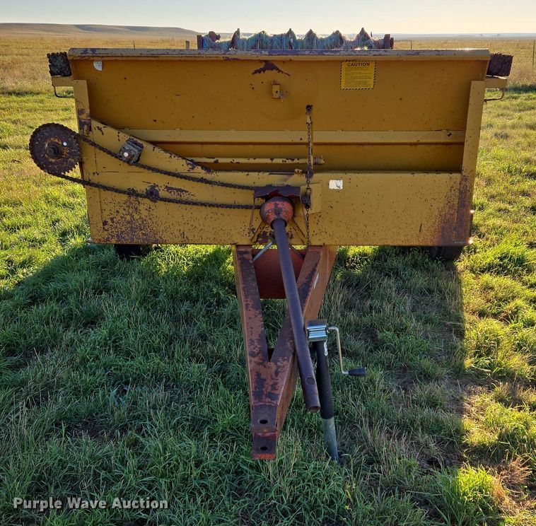 image for item DY1350 Knight 350 manure spreader