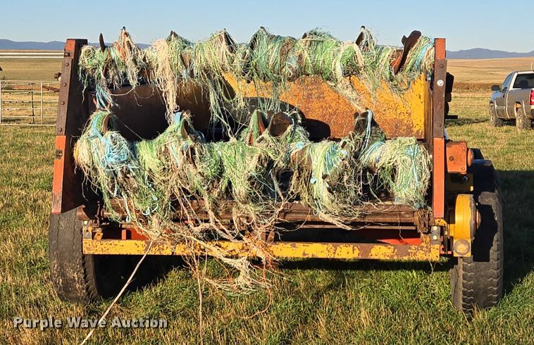 image for item DY1350 Knight 350 manure spreader