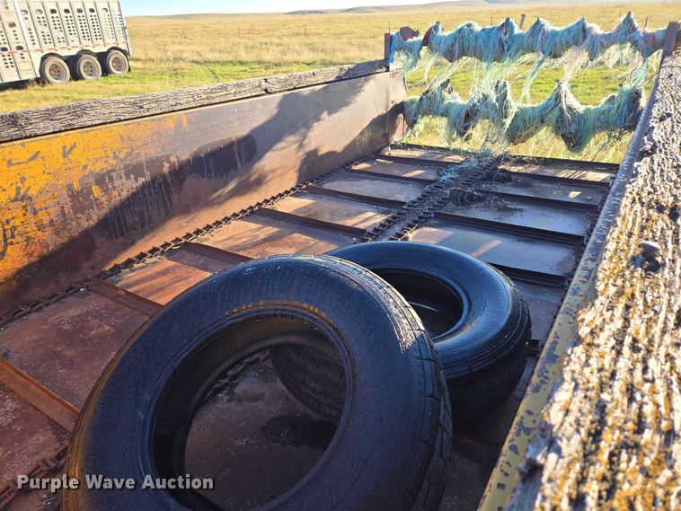 image for item DY1350 Knight 350 manure spreader