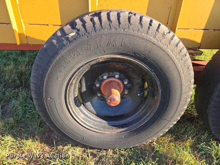 image for item DY1350 Knight 350 manure spreader