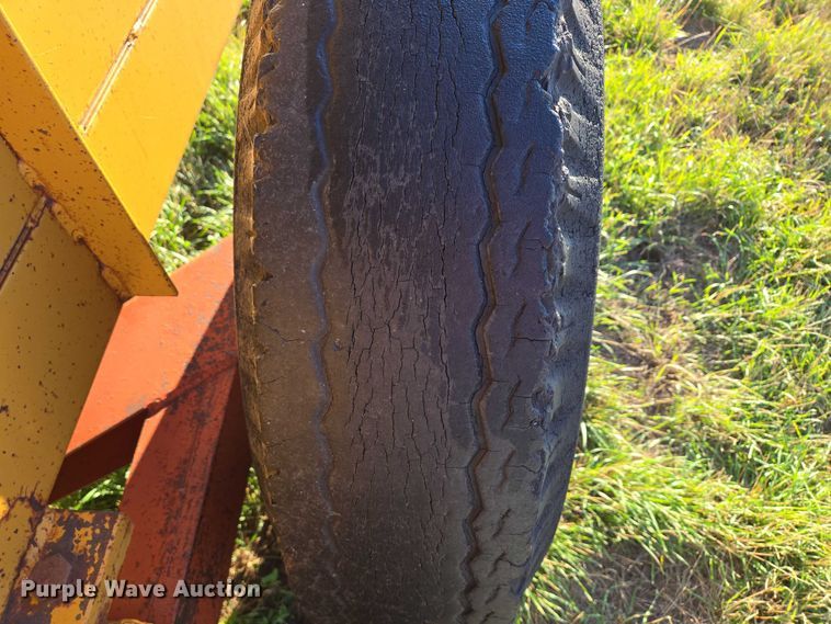 image for item DY1350 Knight 350 manure spreader