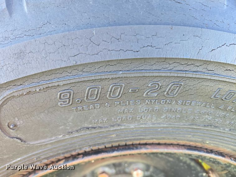 image for item DY1350 Knight 350 manure spreader