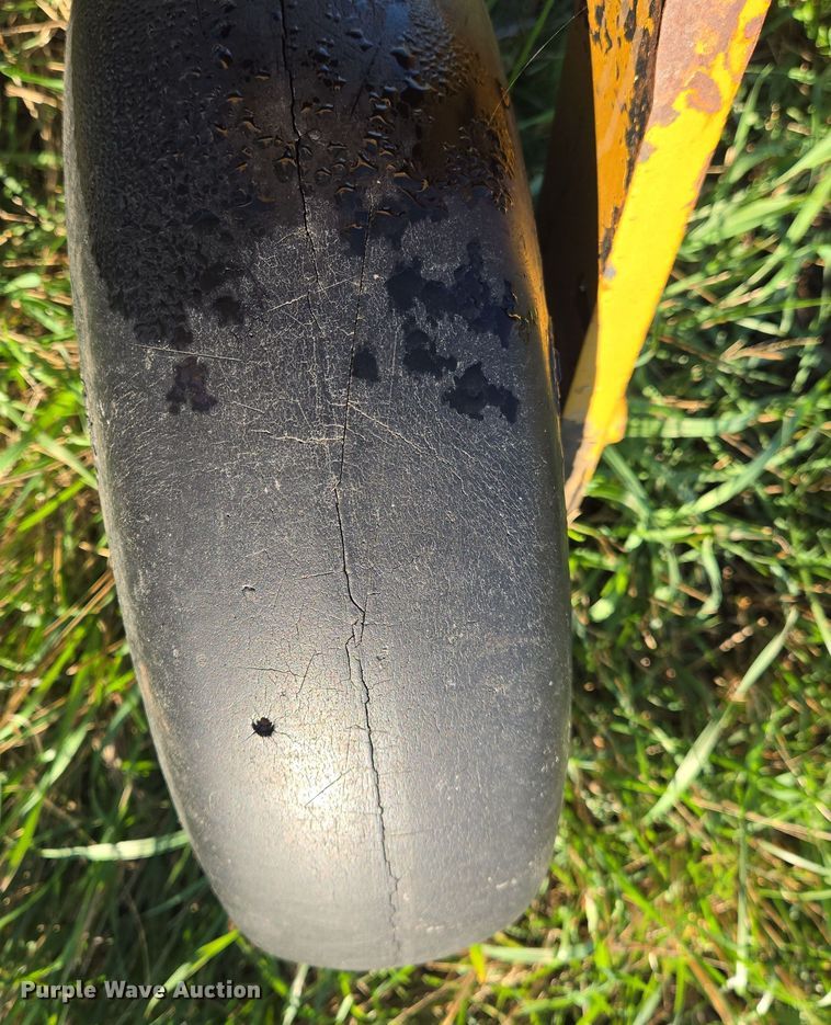 image for item DY1353 Haybuster H-106 Rock-Eze rock picker