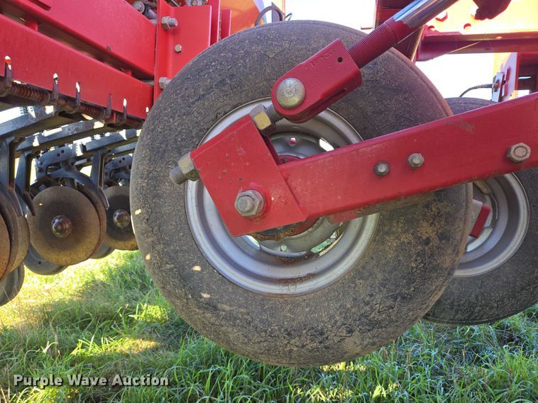 image for item DY1355 Case 5500 Mulch-Till grain drill