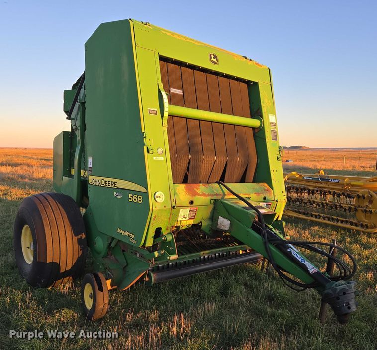image for item DY1359 John Deere 568 Mega Wide Plus round baler
