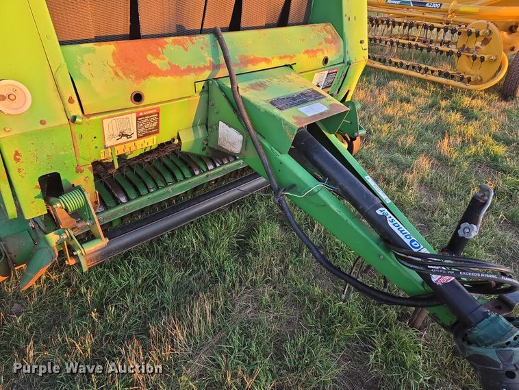 image for item DY1359 John Deere 568 Mega Wide Plus round baler