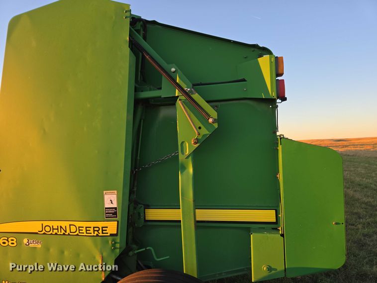 image for item DY1359 John Deere 568 Mega Wide Plus round baler
