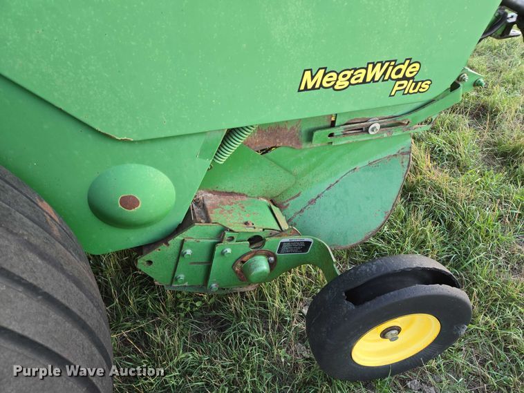 image for item DY1359 John Deere 568 Mega Wide Plus round baler
