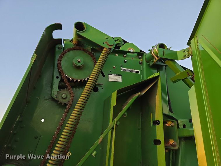 image for item DY1359 John Deere 568 Mega Wide Plus round baler