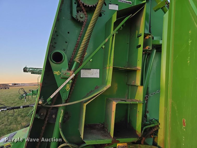image for item DY1359 John Deere 568 Mega Wide Plus round baler