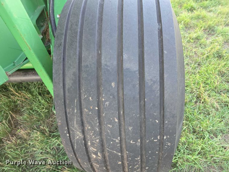 image for item DY1359 John Deere 568 Mega Wide Plus round baler