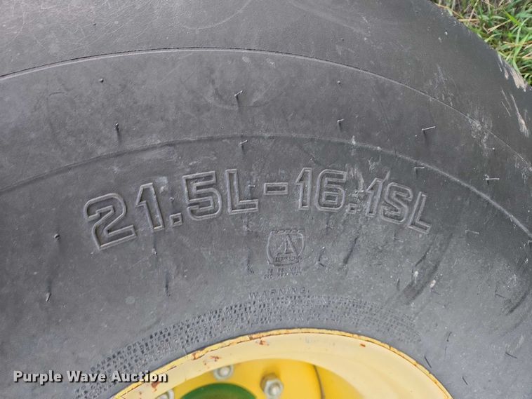 image for item DY1359 John Deere 568 Mega Wide Plus round baler