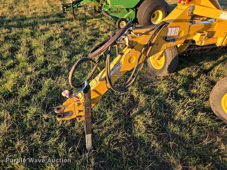 image for item DY1360 Vermeer R2300 hay rake