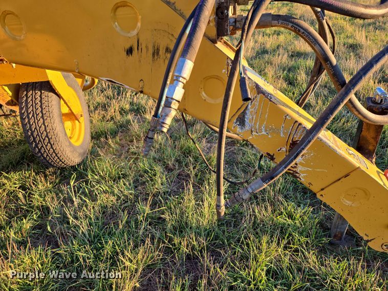 image for item DY1360 Vermeer R2300 hay rake