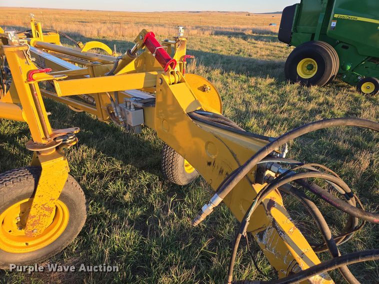 image for item DY1360 Vermeer R2300 hay rake