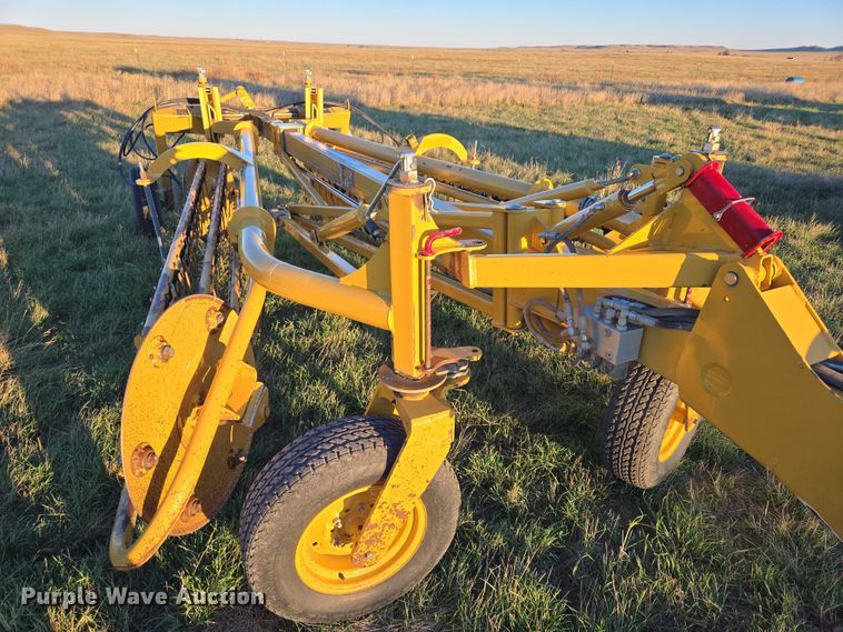 image for item DY1360 Vermeer R2300 hay rake