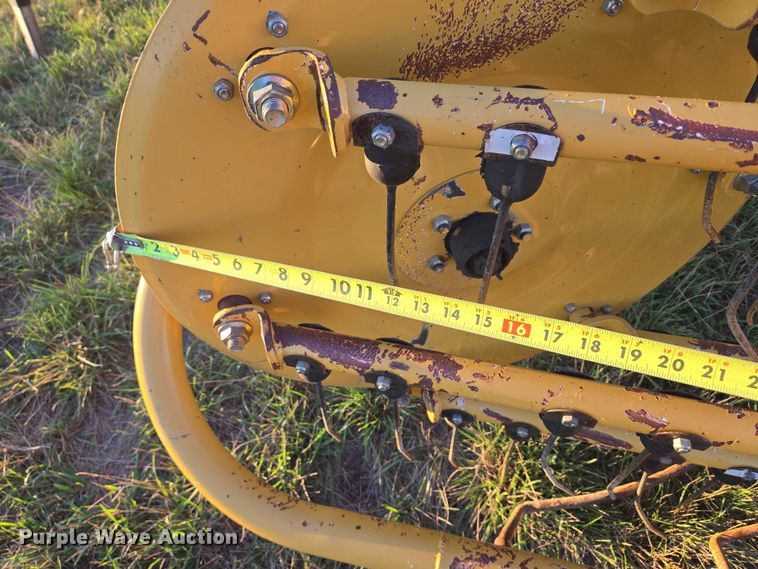 image for item DY1360 Vermeer R2300 hay rake
