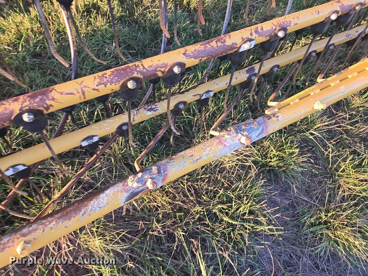 image for item DY1360 Vermeer R2300 hay rake