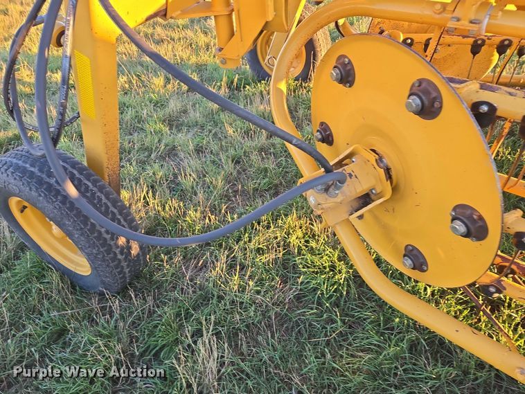 image for item DY1360 Vermeer R2300 hay rake