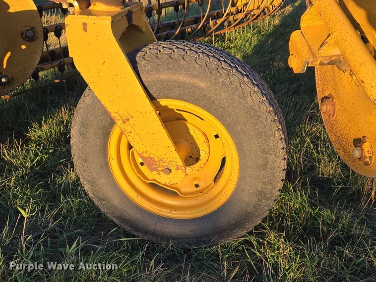 image for item DY1360 Vermeer R2300 hay rake