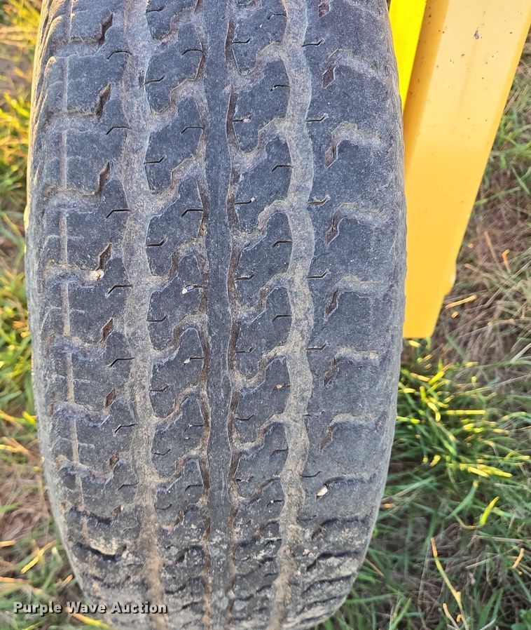 image for item DY1360 Vermeer R2300 hay rake