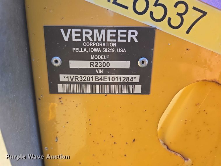 image for item DY1360 Vermeer R2300 hay rake