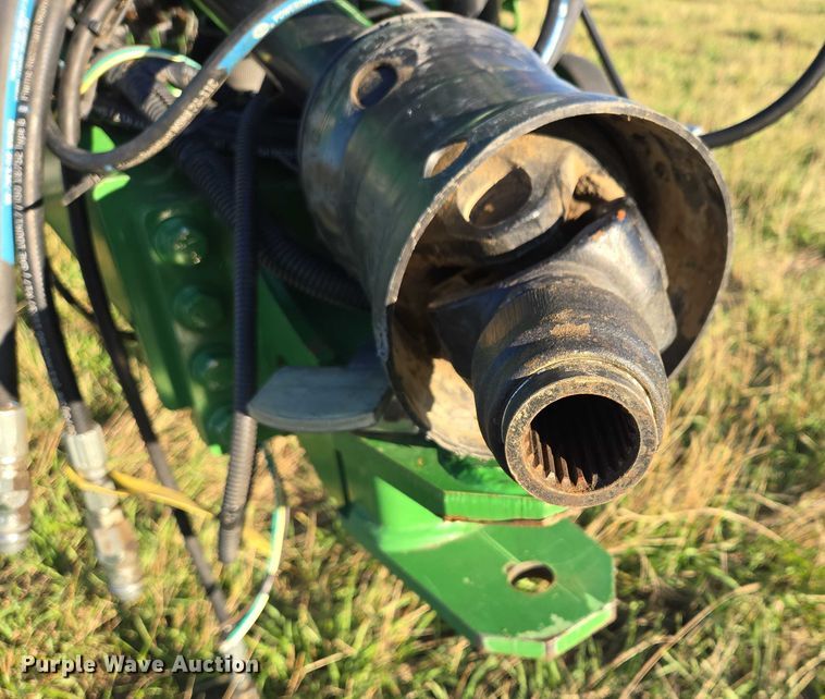image for item DY1361 2021 John Deere 560M round baler