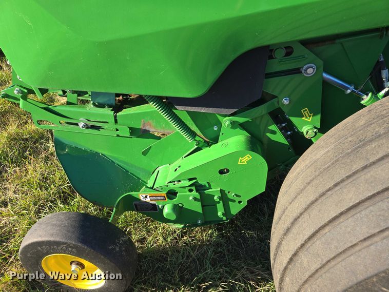 image for item DY1361 2021 John Deere 560M round baler