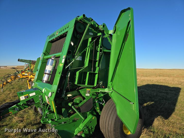 image for item DY1361 2021 John Deere 560M round baler