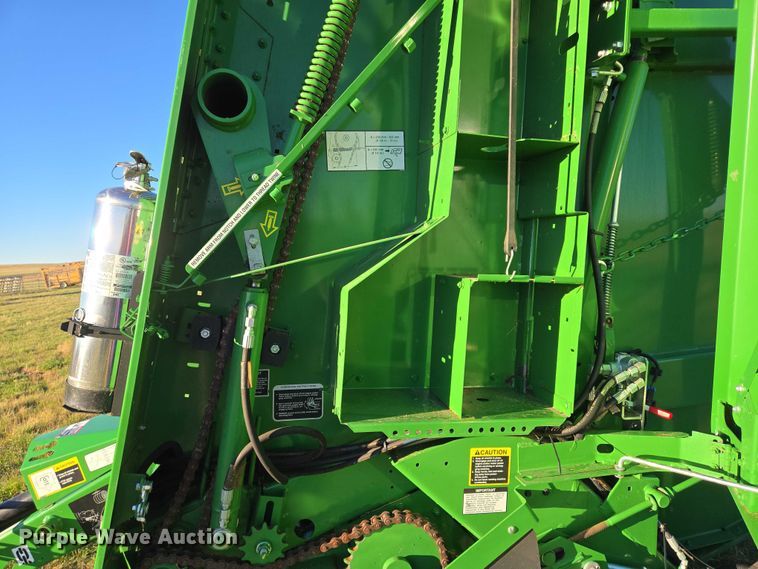 image for item DY1361 2021 John Deere 560M round baler