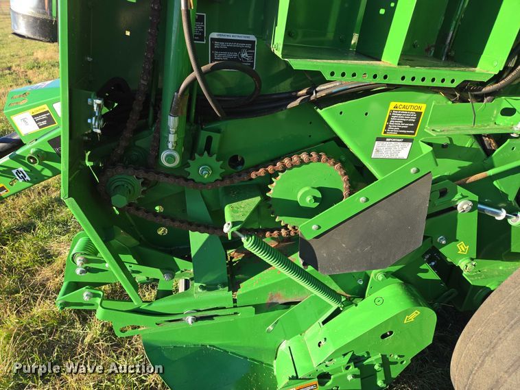 image for item DY1361 2021 John Deere 560M round baler