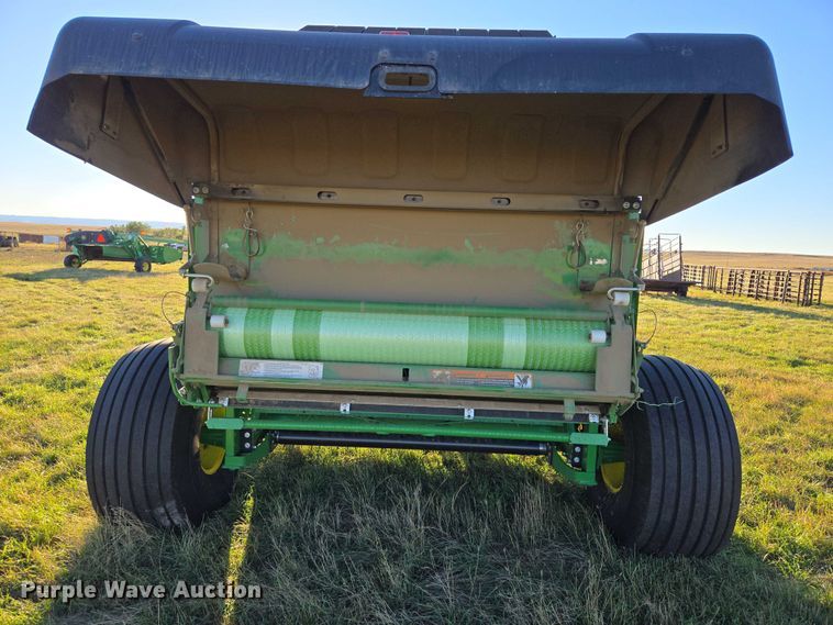 image for item DY1361 2021 John Deere 560M round baler