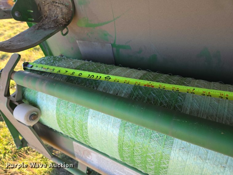 image for item DY1361 2021 John Deere 560M round baler