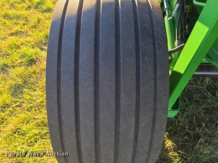 image for item DY1361 2021 John Deere 560M round baler