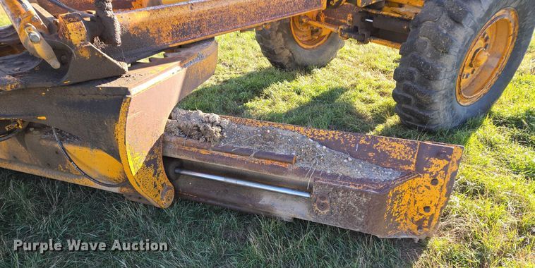 image for item DY1362 John Deere JD770-A motor grader