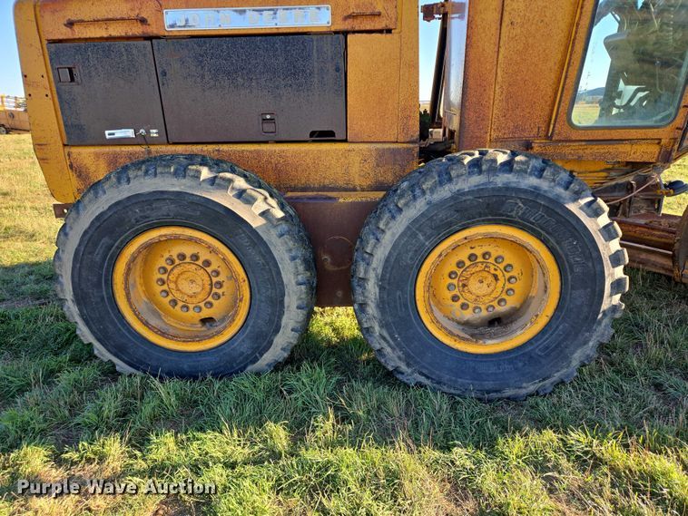 image for item DY1362 John Deere JD770-A motor grader