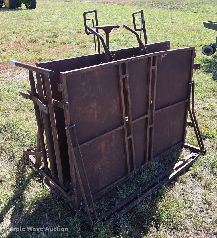 image for item DY1365 Cow Country livestock chute