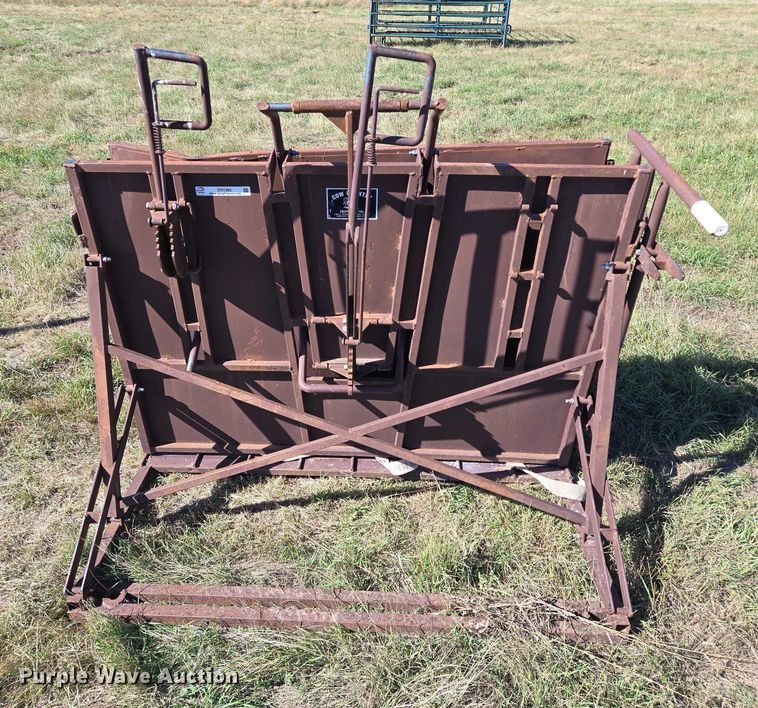 image for item DY1365 Cow Country livestock chute