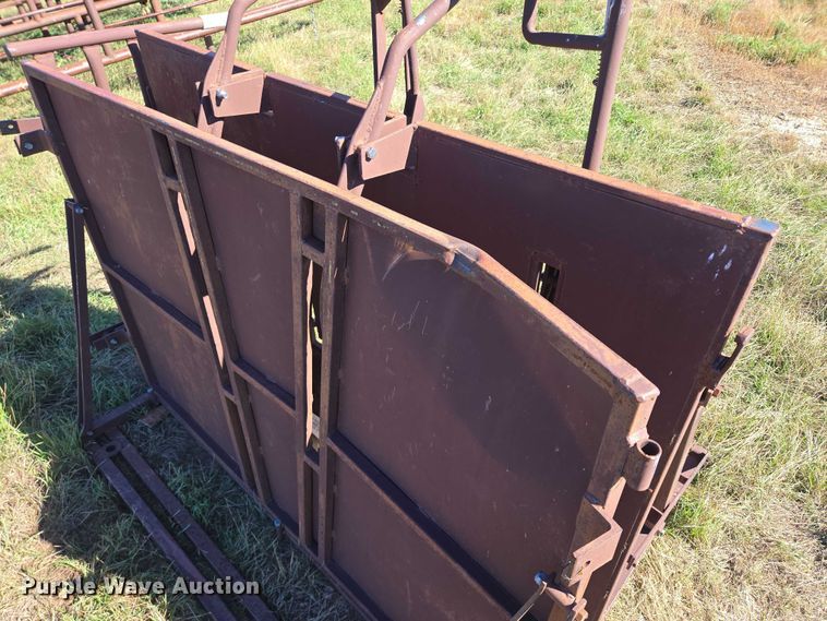 image for item DY1365 Cow Country livestock chute