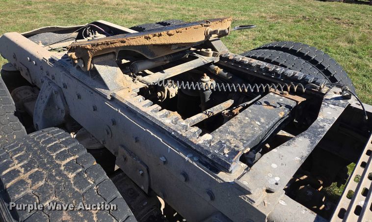 image for item DY1367 1996 Peterbilt 379 semi truck