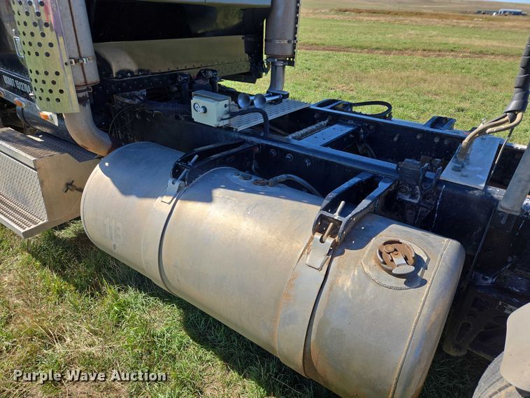 image for item DY1367 1996 Peterbilt 379 semi truck